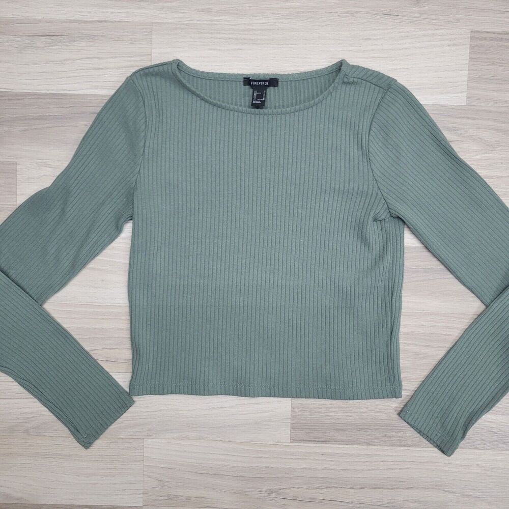 FOREVER 21 Women's Green Ribbed Cropped Longsleeve Shirt Size Medium